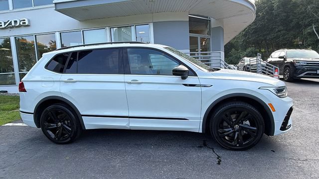 Used 2023 Volkswagen Tiguan SE R-Line AWD/4WD image 4