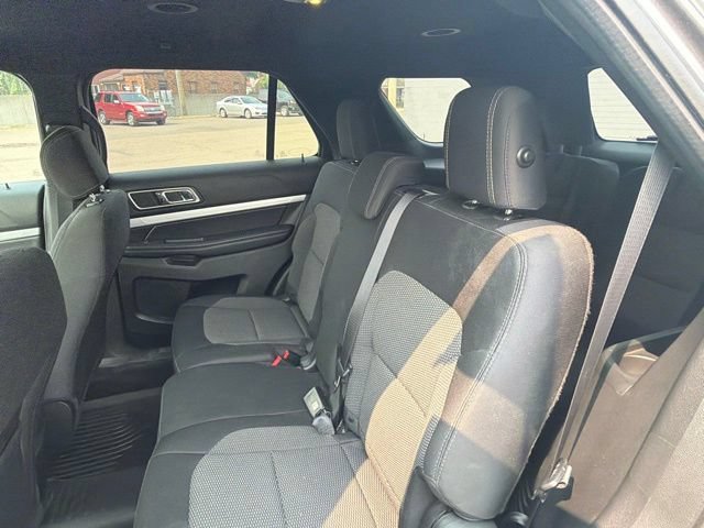 Used 2017 Ford Explorer XLT AWD/4WD image 13