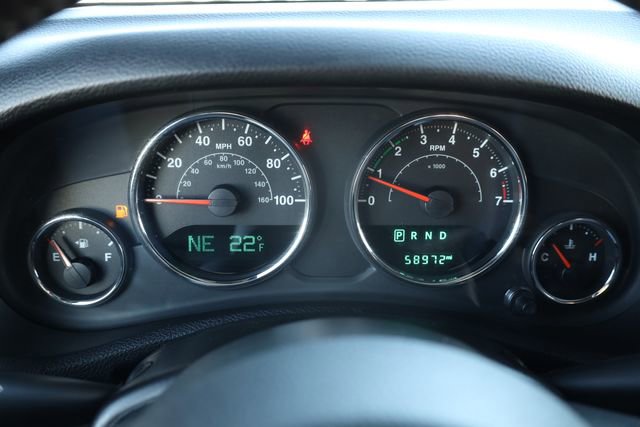 Used 2015 Jeep Wrangler Unlimited Sahara w/ Dual Top Group image 18