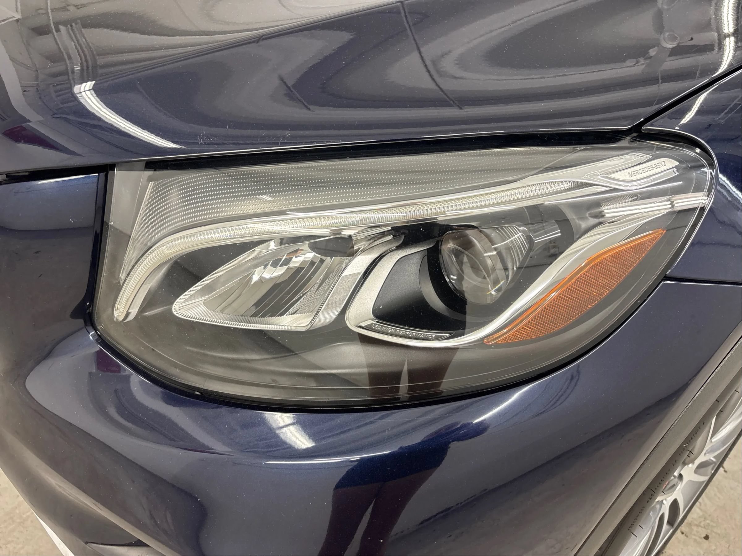 Used 2018 Mercedes-Benz GLC 300 4MATIC image 32