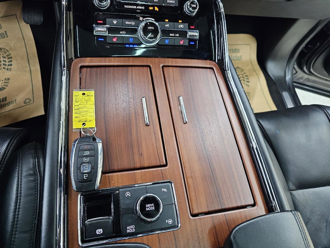 Used 2018 Lincoln Navigator Select w/ Technology Package image 36