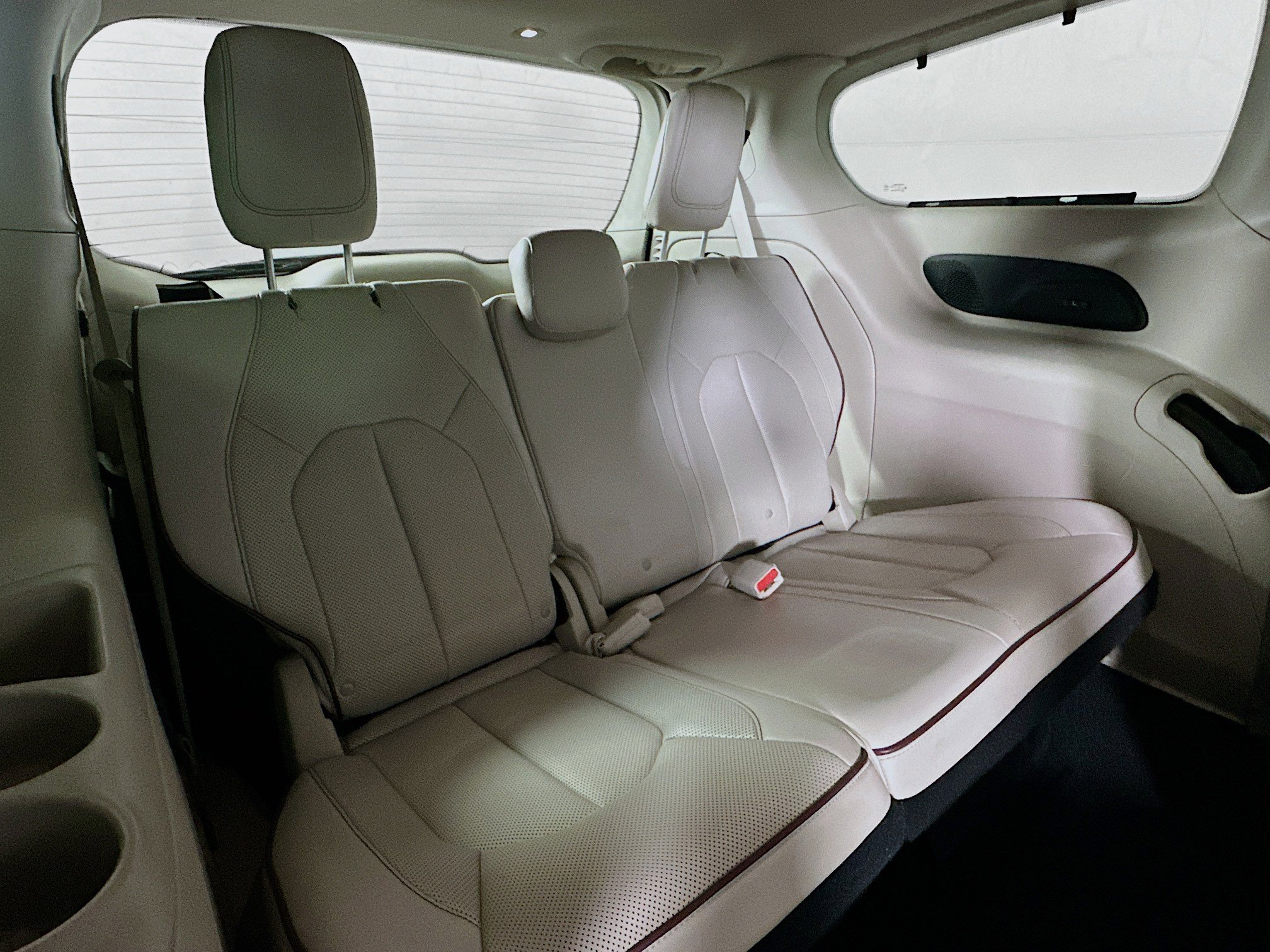 Used 2017 Chrysler Pacifica Limited w/ Advanced Safetytec Group image 27