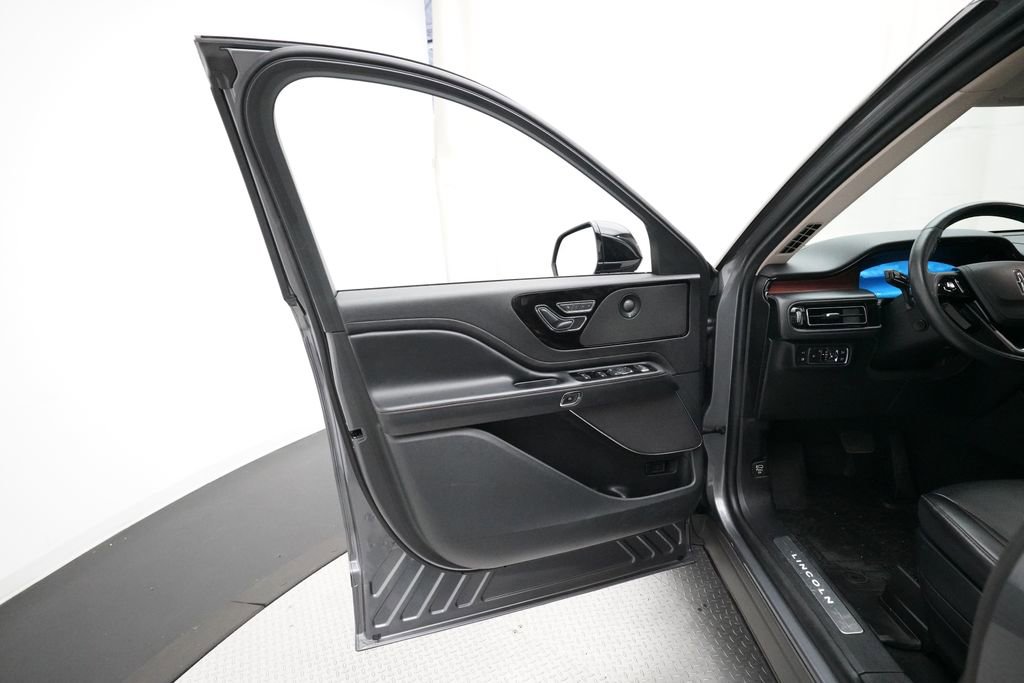 Used 2022 Lincoln Aviator Grand Touring image 29