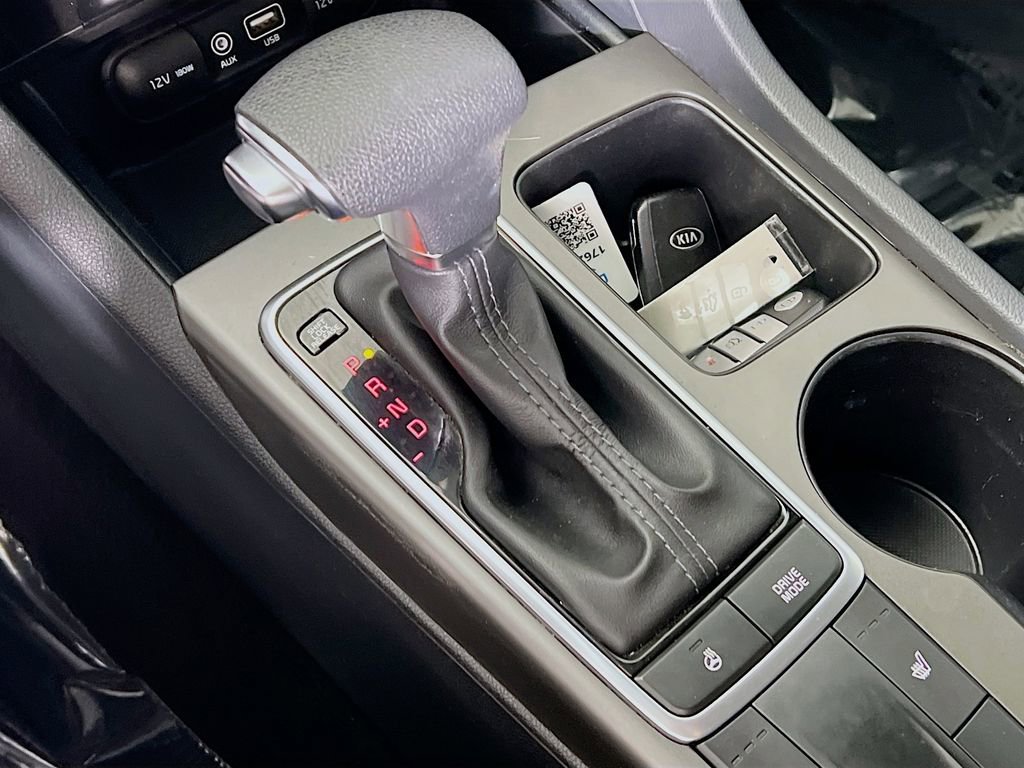 Used 2020 Kia Optima SE image 16