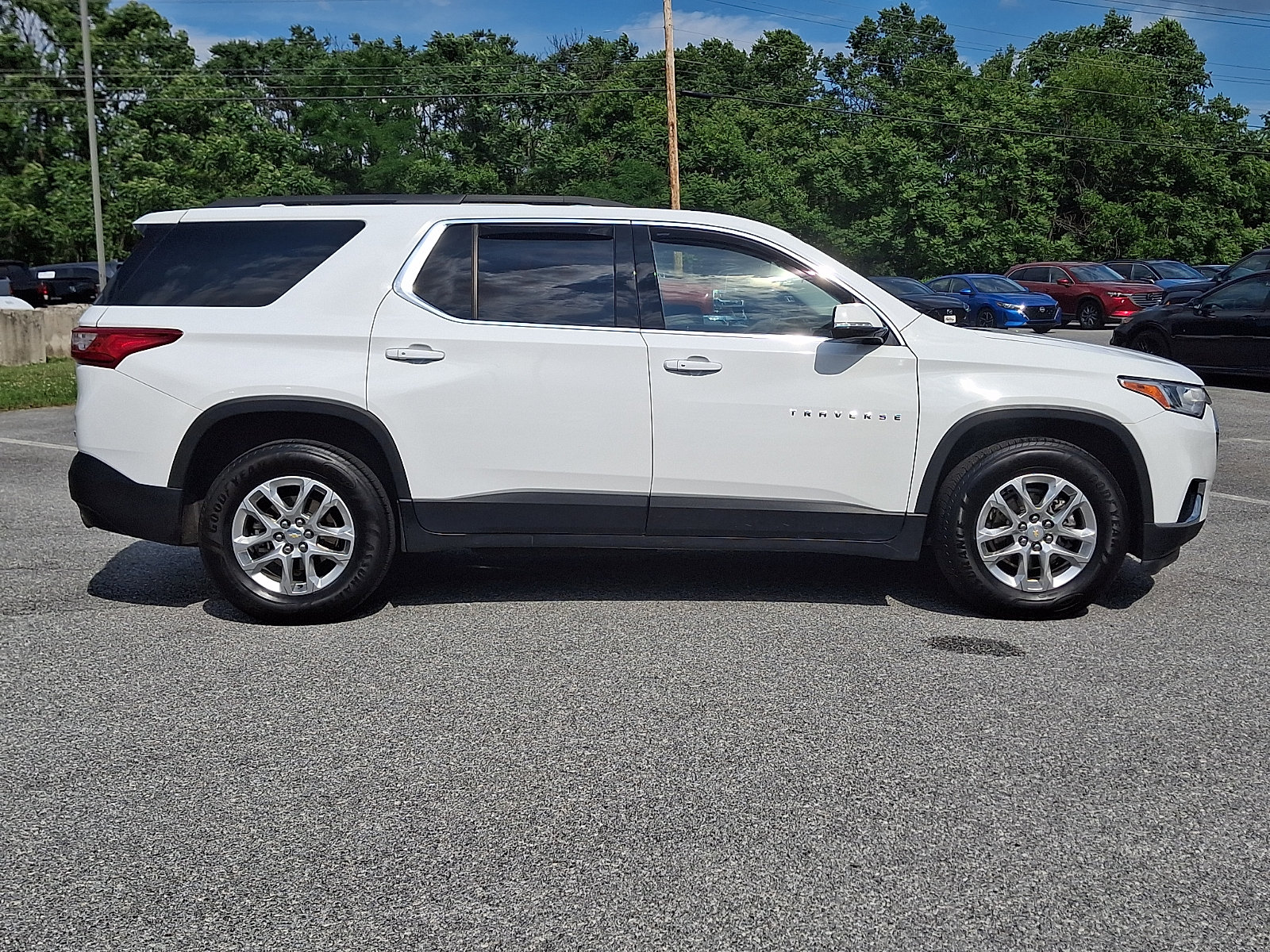 Used 2020 Chevrolet Traverse LT w/ LPO, Floor Liner Package AWD/4WD image 7