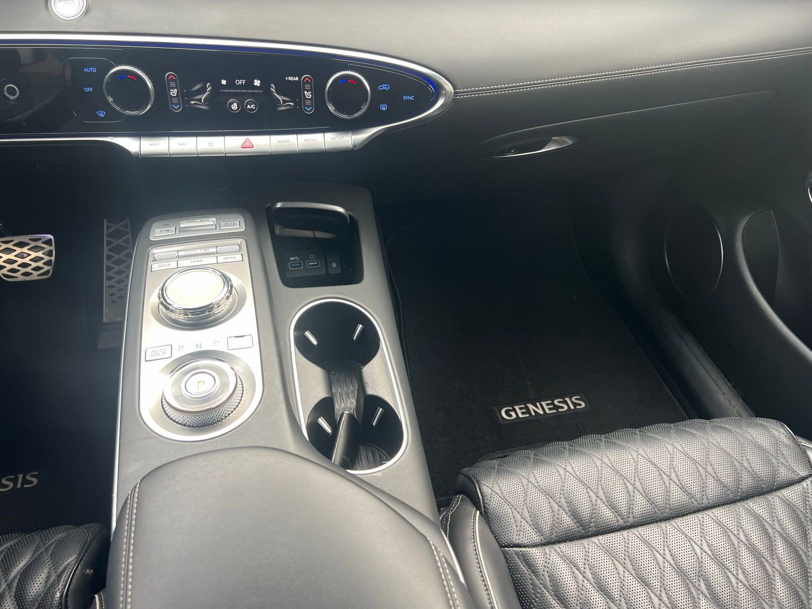 Used 2023 Genesis GV70 3.5T Sport w/ Sport Prestige Package image 36