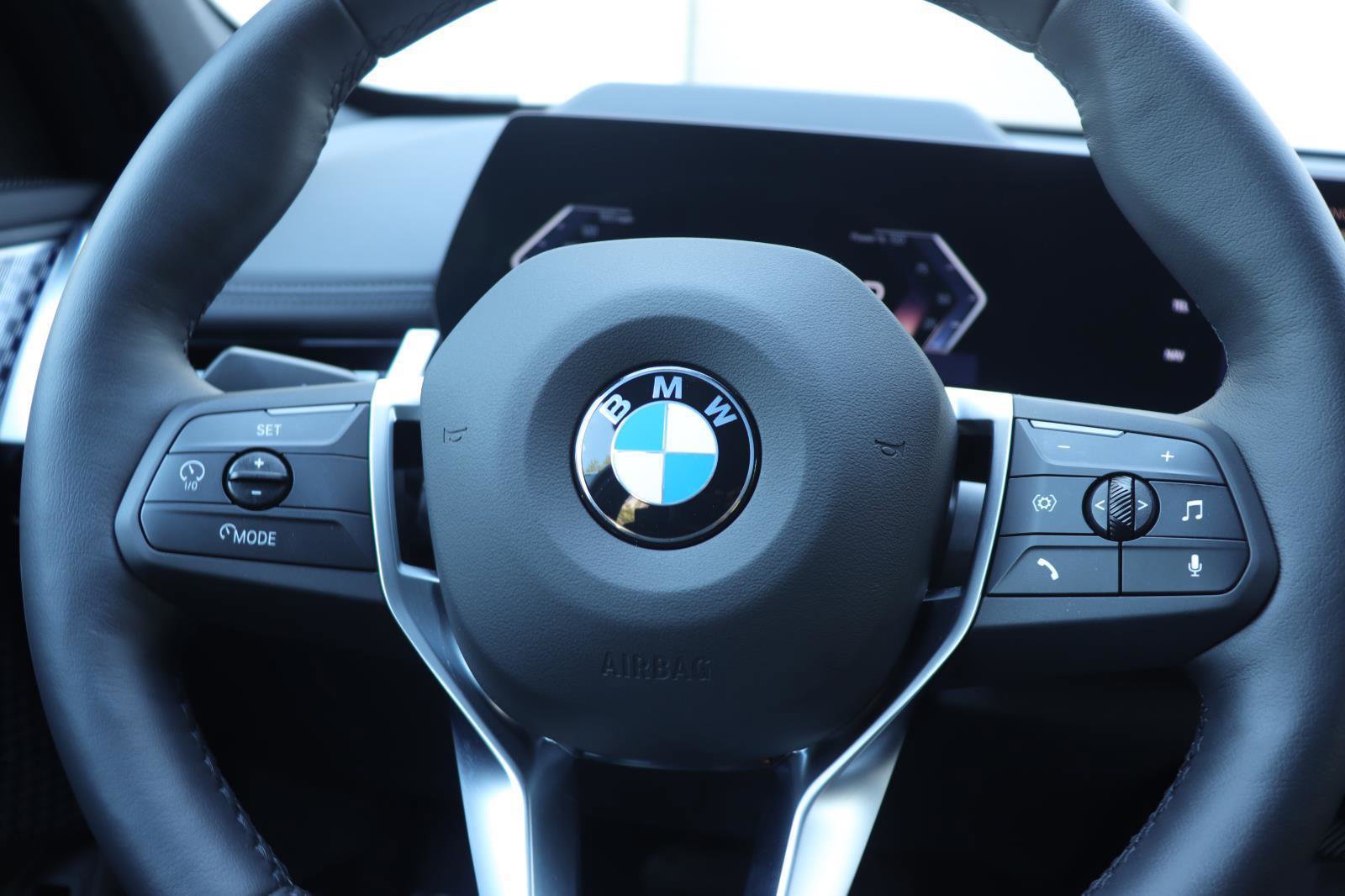 Used 2025 BMW X1 xDrive28i w/ Premium Package image 31