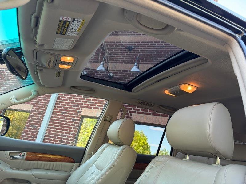 Used 2004 Lexus GX 470 image 33