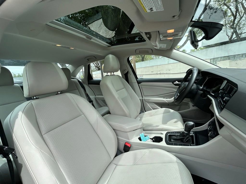 Used 2019 Volkswagen Jetta SE w/ Cold Weather Package image 29