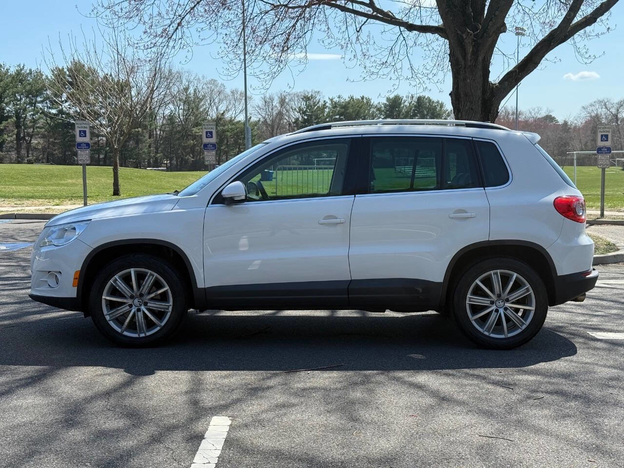 Used 2011 Volkswagen Tiguan S AWD/4WD image 10