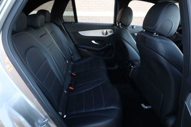 Used 2019 Mercedes-Benz GLC 300 4MATIC image 18