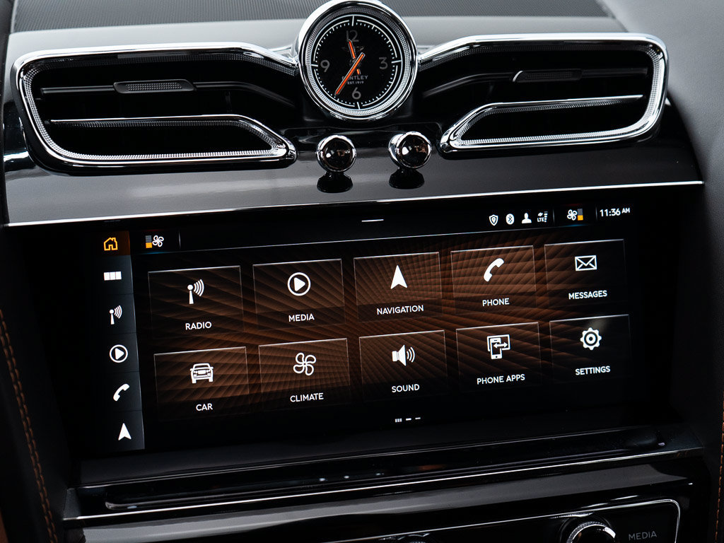 Certified 2022 Bentley Bentayga AWD/4WD image 39