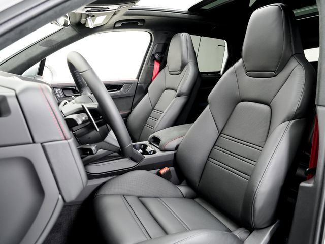 New 2026 Porsche Cayenne GTS image 5