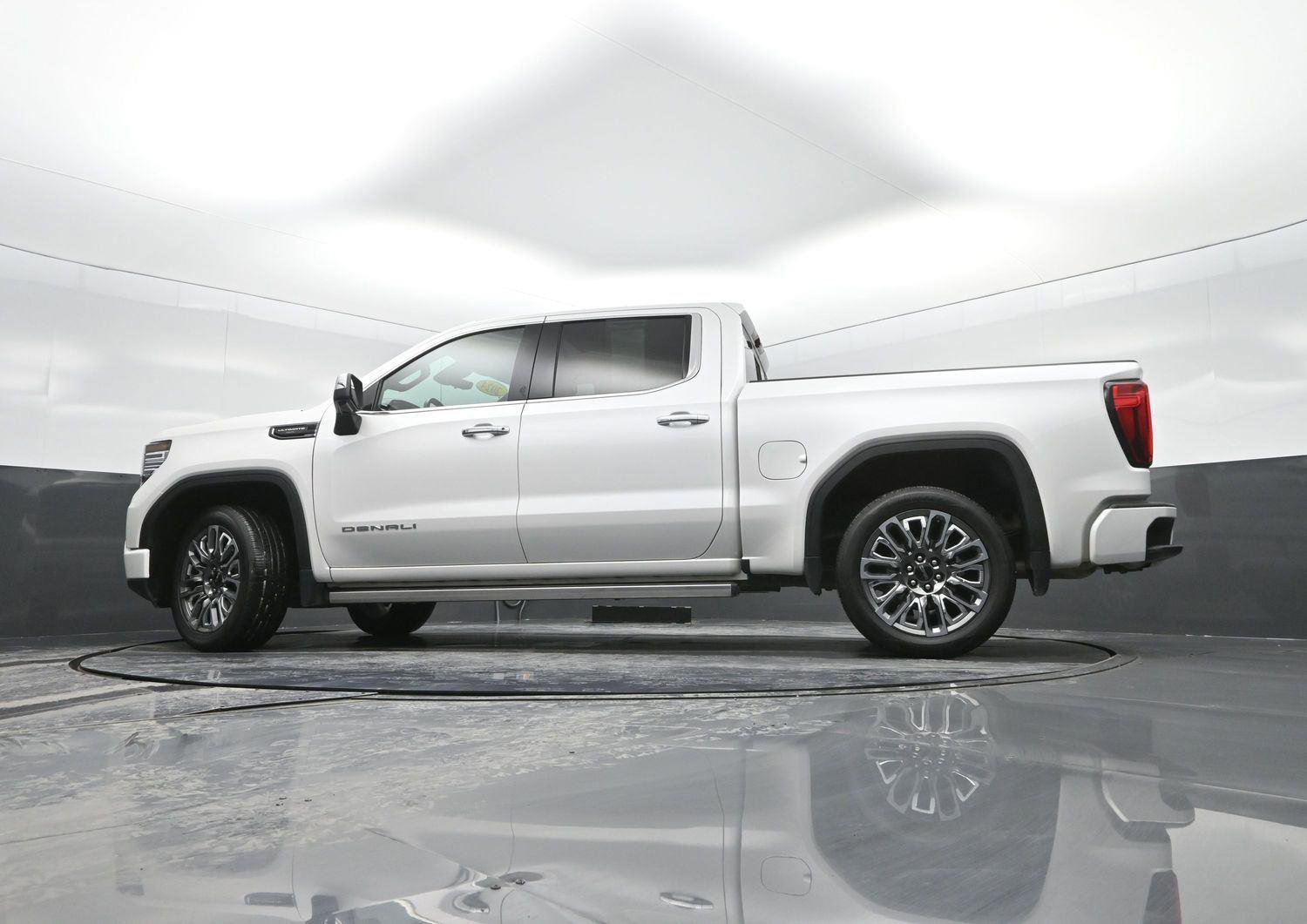 Used 2024 GMC Sierra 1500 Denali Ultimate image 38