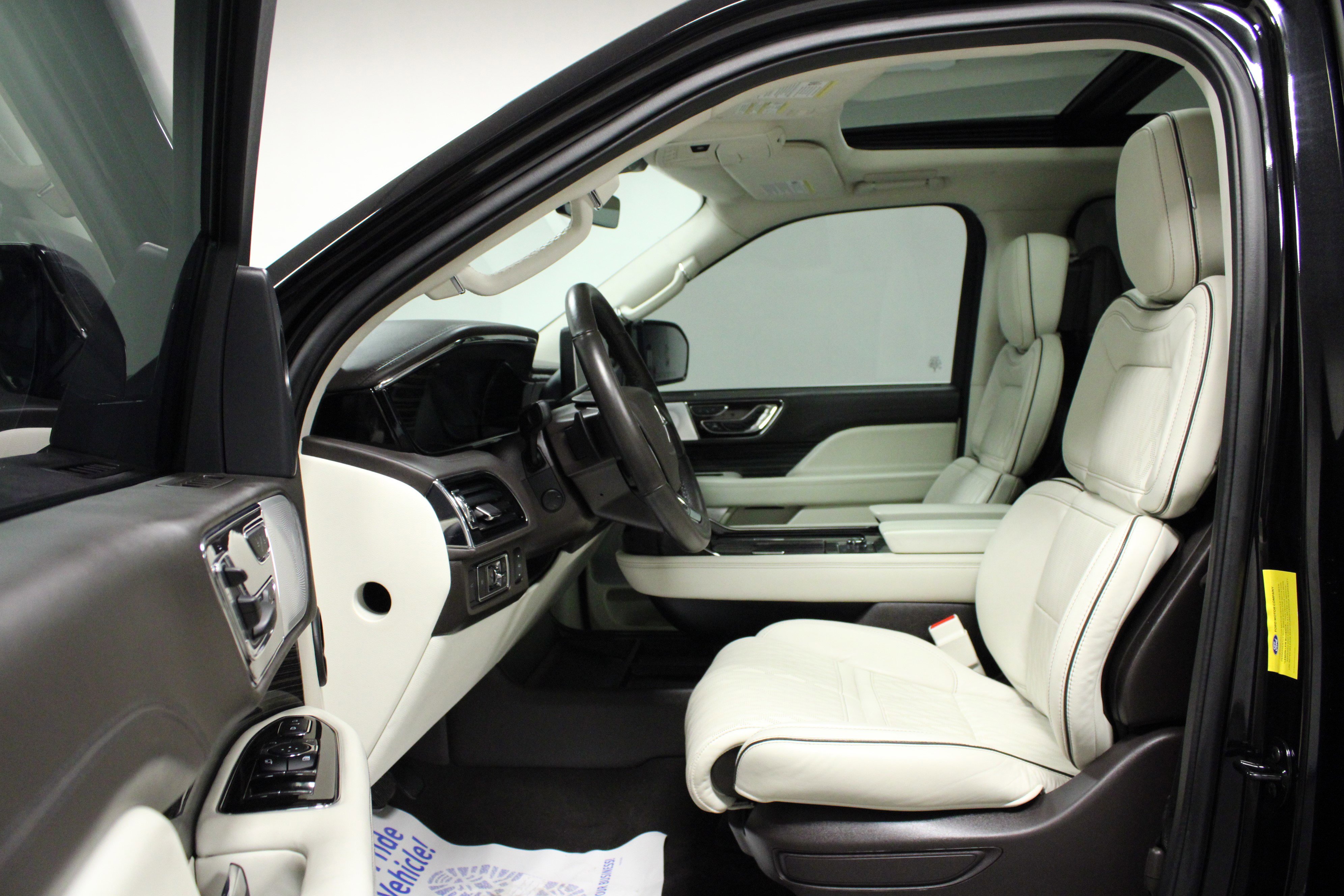 Used 2024 Lincoln Navigator Black Label image 12