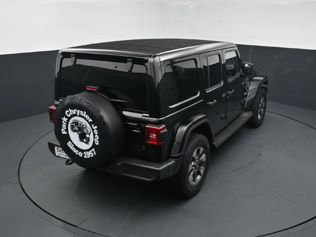 Used 2022 Jeep Wrangler Unlimited Sahara w/ Cold Weather Group AWD/4WD image 17