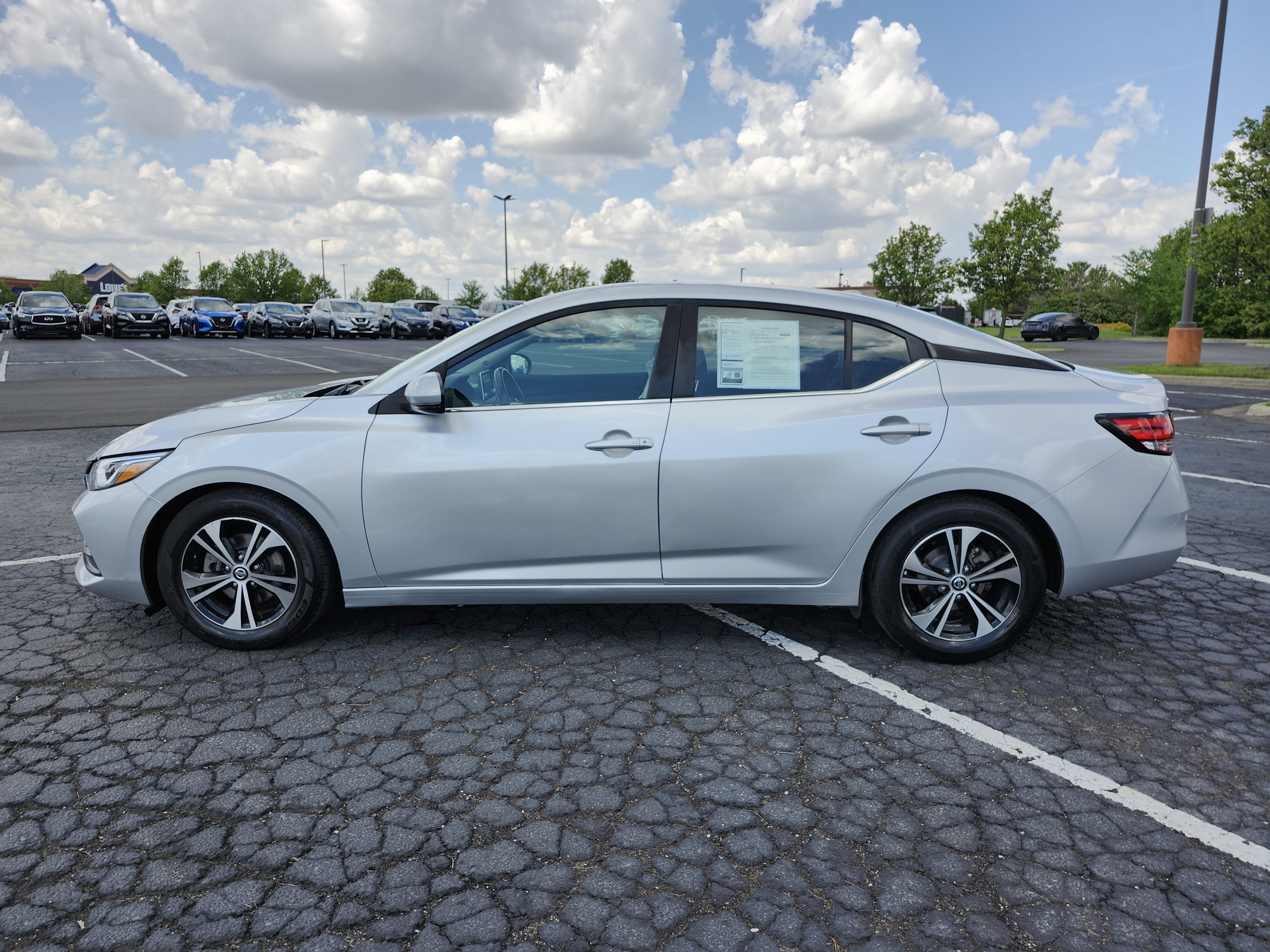 Used 2022 Nissan Sentra SV FWD image 12