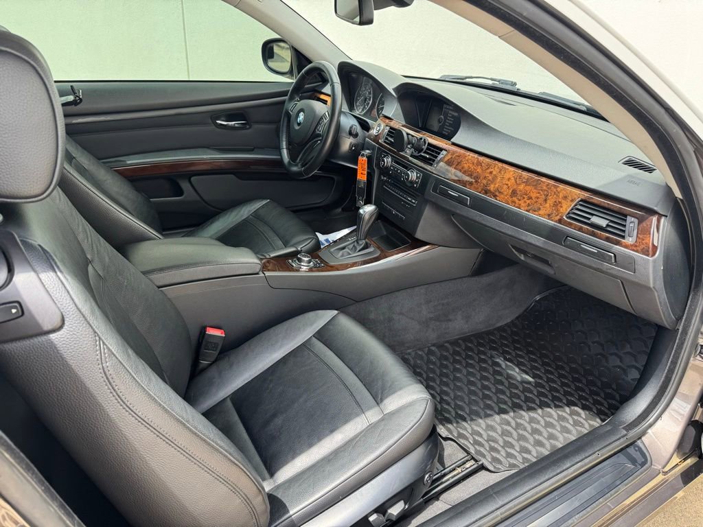 Used 2011 BMW 335i xDrive Coupe AWD/4WD image 14