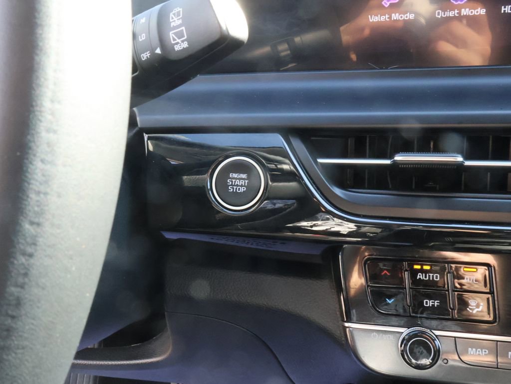 Used 2025 Kia Seltos S image 28