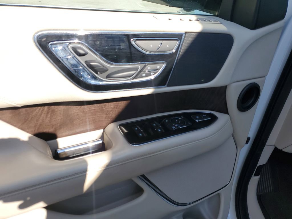 Used 2020 Lincoln Navigator L Reserve image 19