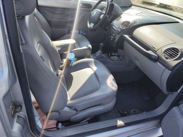 Used 2006 Volkswagen Beetle TDI Coupe w/ Package 1 FWD image 9