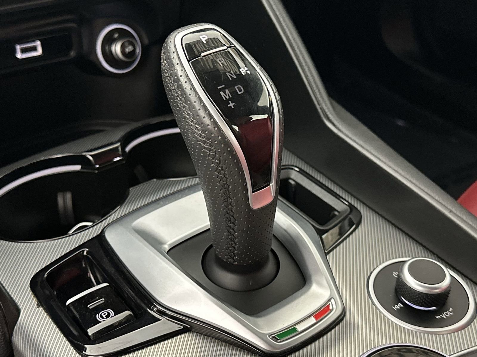 Used 2023 Alfa Romeo Giulia Veloce image 24