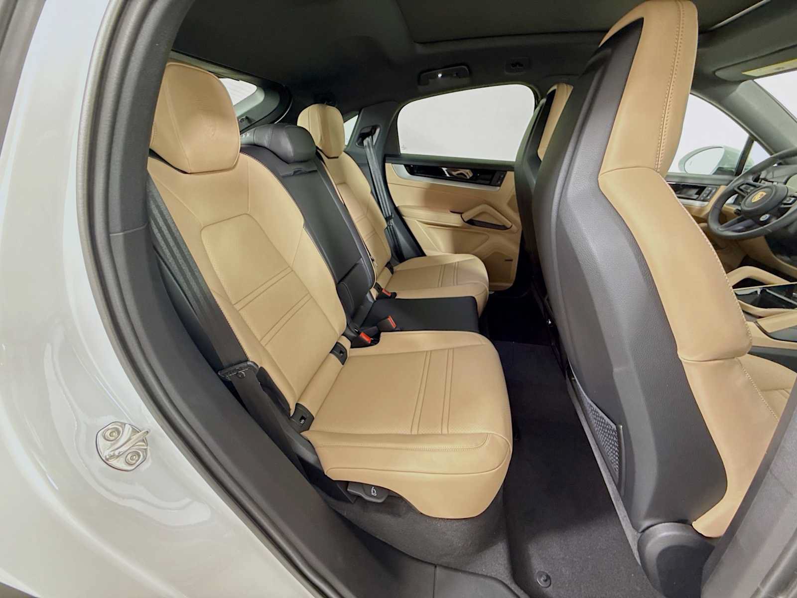 New 2026 Porsche Cayenne Coupe AWD/4WD image 27