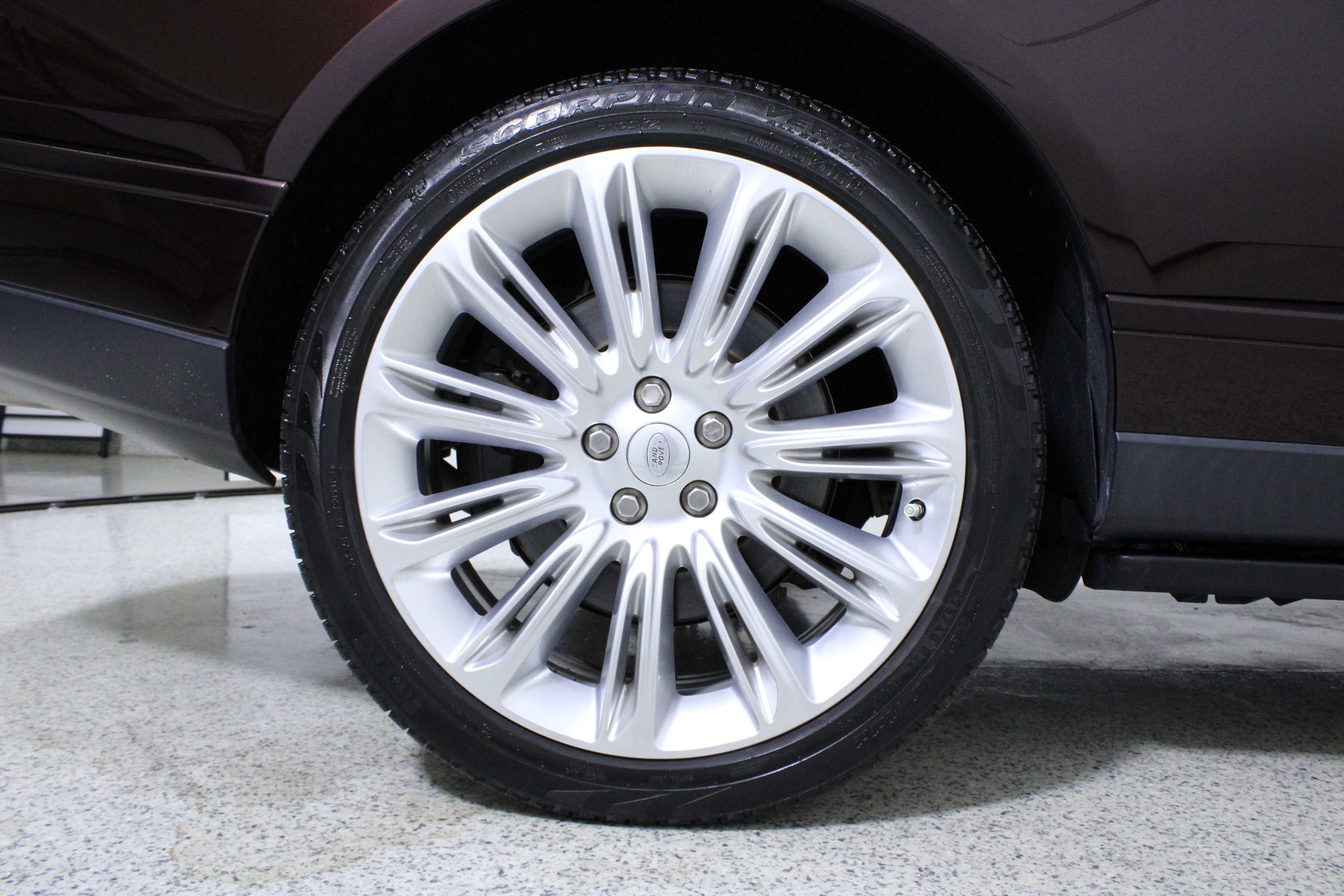 Used 2019 Land Rover Range Rover HSE image 8