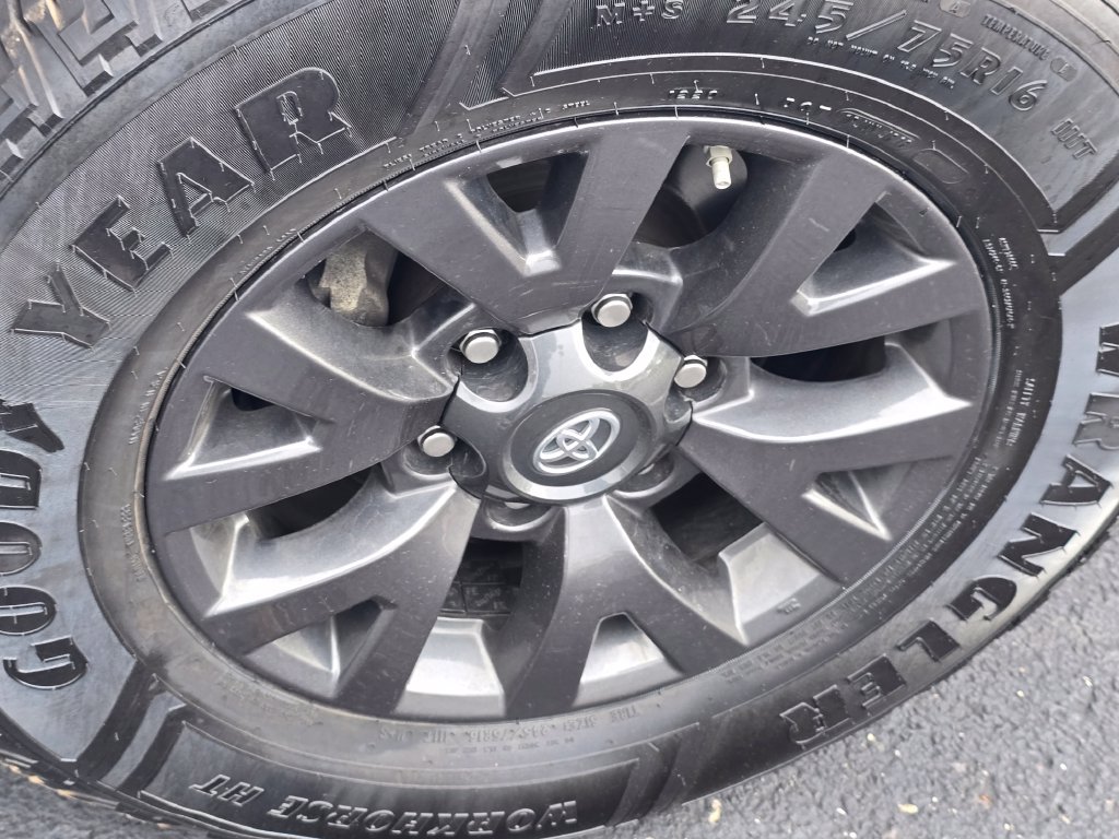 Used 2021 Toyota Tacoma SR5 AWD/4WD image 20