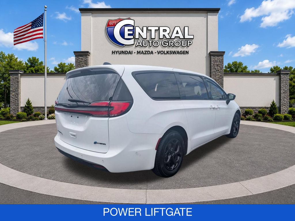 Used 2024 Chrysler Pacifica Limited FWD image 8