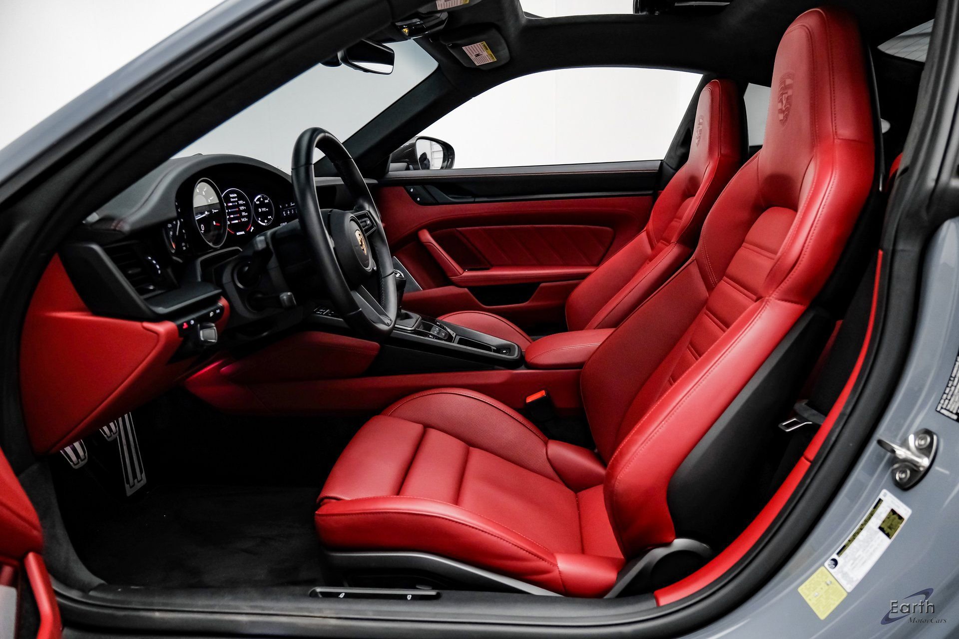 Used 2024 Porsche 911 Carrera GTS RWD image 35