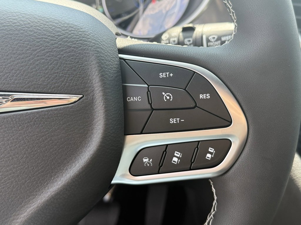 New 2026 Chrysler Pacifica Select image 21