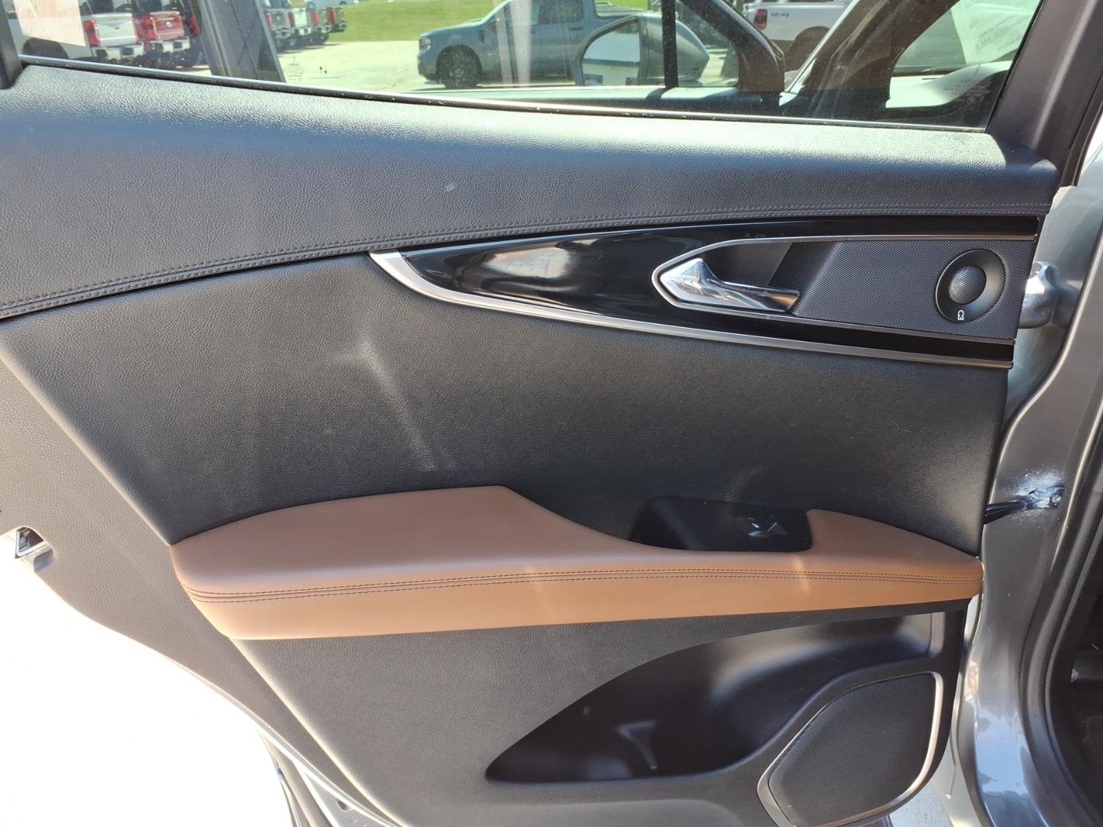 Used 2022 Lincoln Nautilus Reserve image 17