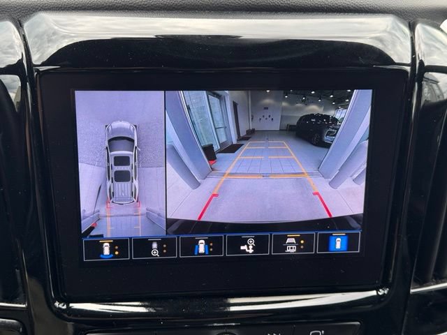 Certified 2023 Chevrolet Traverse LT w/ Rear Camera Mirror Package AWD/4WD image 4
