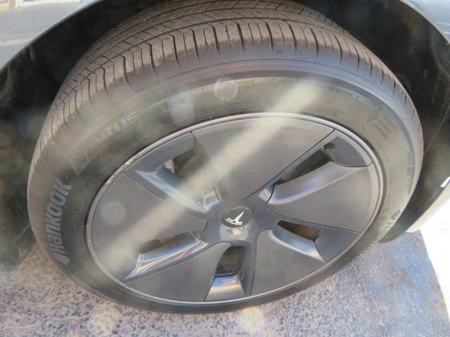 Used 2023 Tesla Model 3 Standard Range image 12