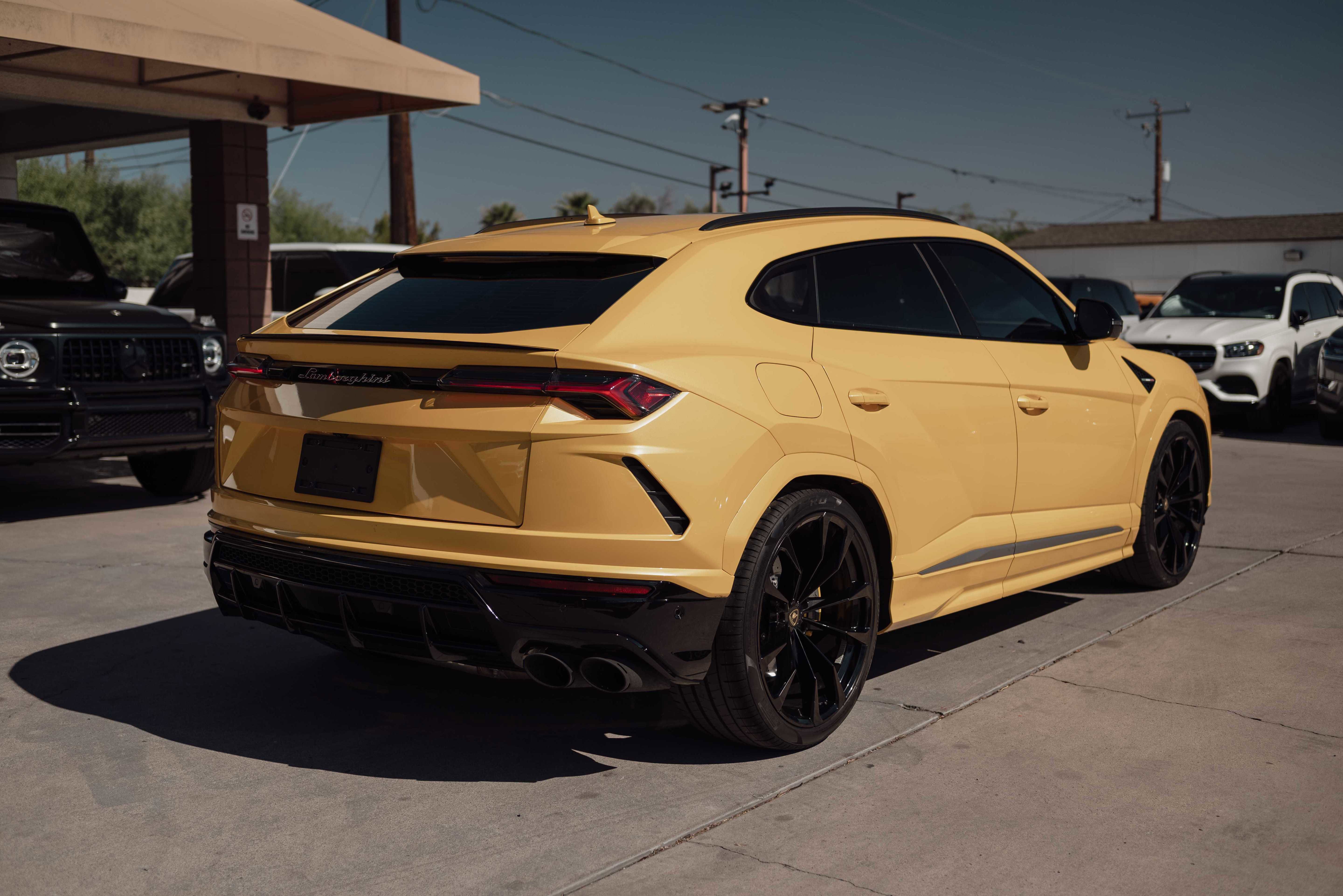 Used 2021 Lamborghini Urus AWD/4WD image 4