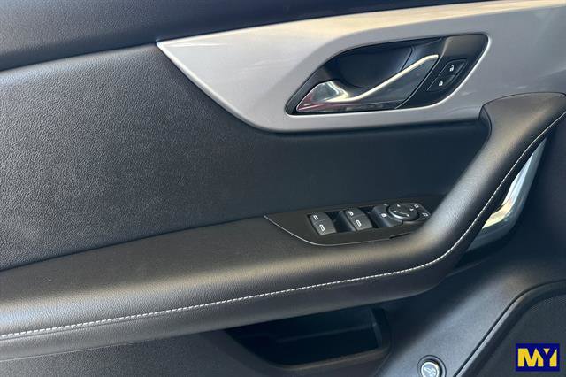 Certified 2025 Chevrolet Blazer LT w/ Convenience Package image 11