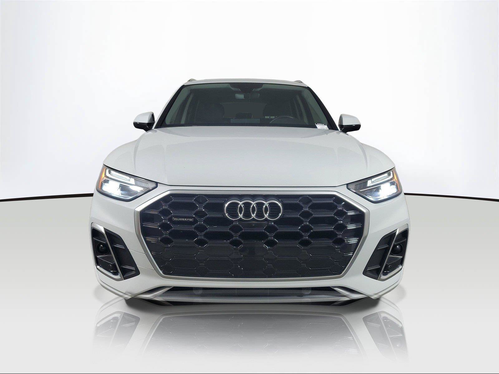 Used 2023 Audi Q5 2.0T Premium Plus w/ Premium Plus Package AWD/4WD image 2
