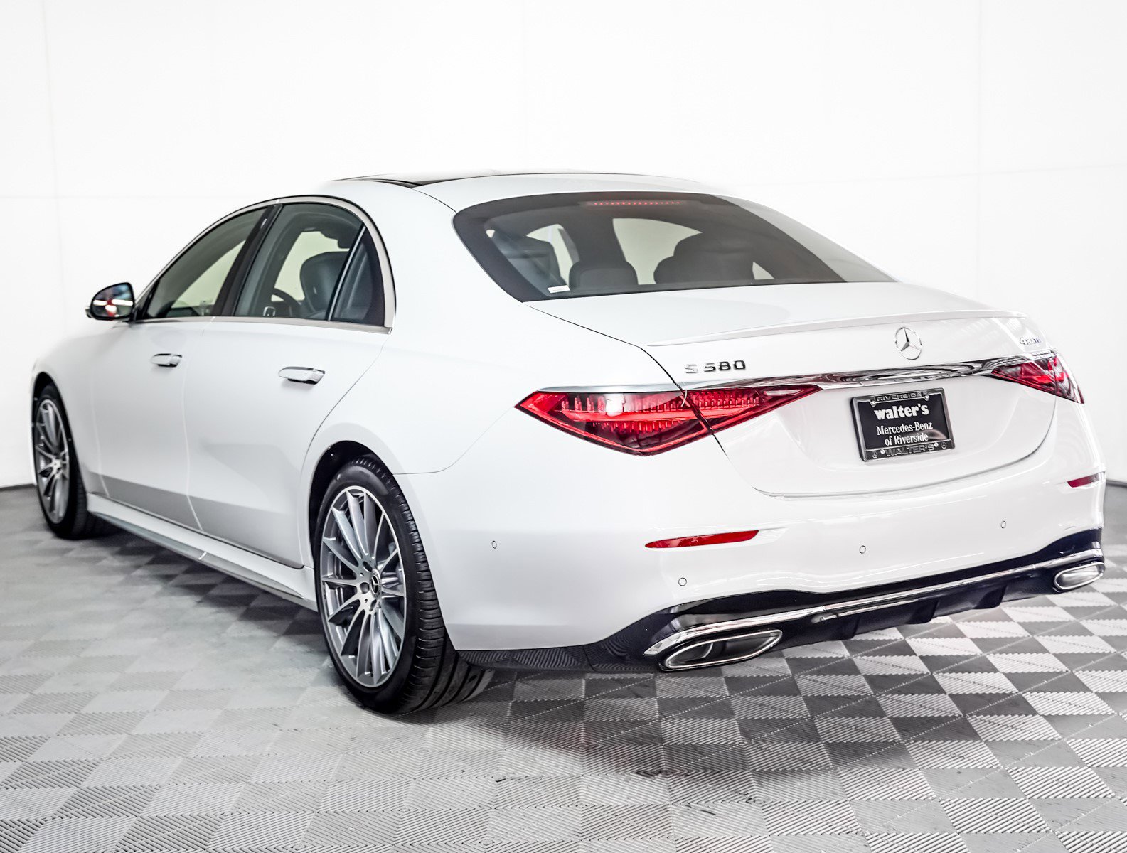 New 2026 Mercedes-Benz S 580 4MATIC Sedan image 2