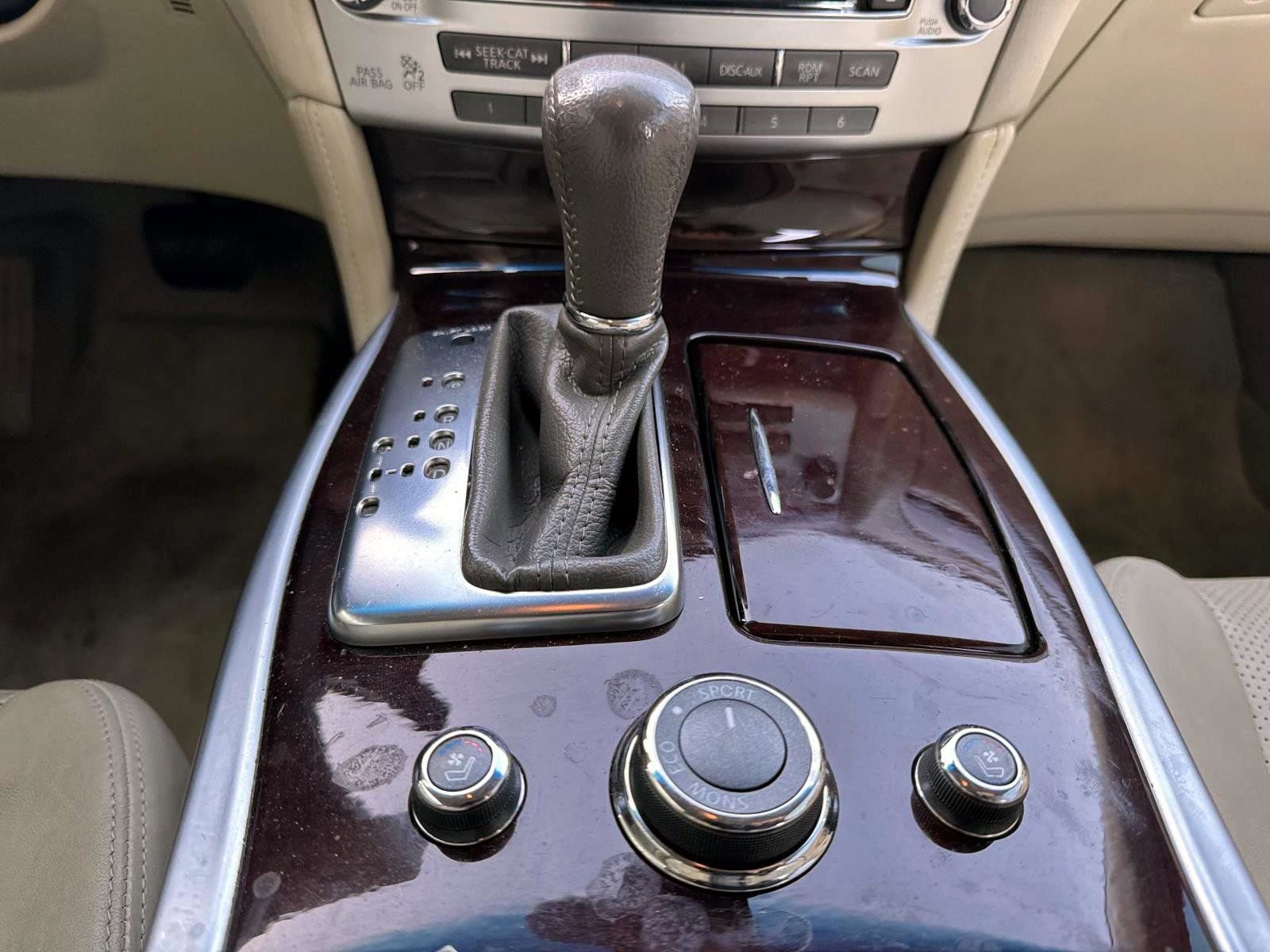 Used 2015 INFINITI Q70 L 3.7 image 26