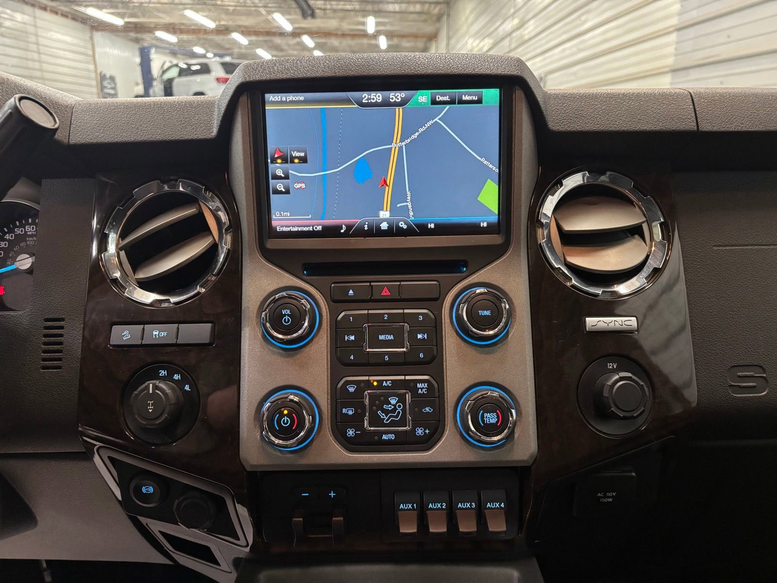 Used 2016 Ford F350 Platinum w/ Platinum Package AWD/4WD image 18