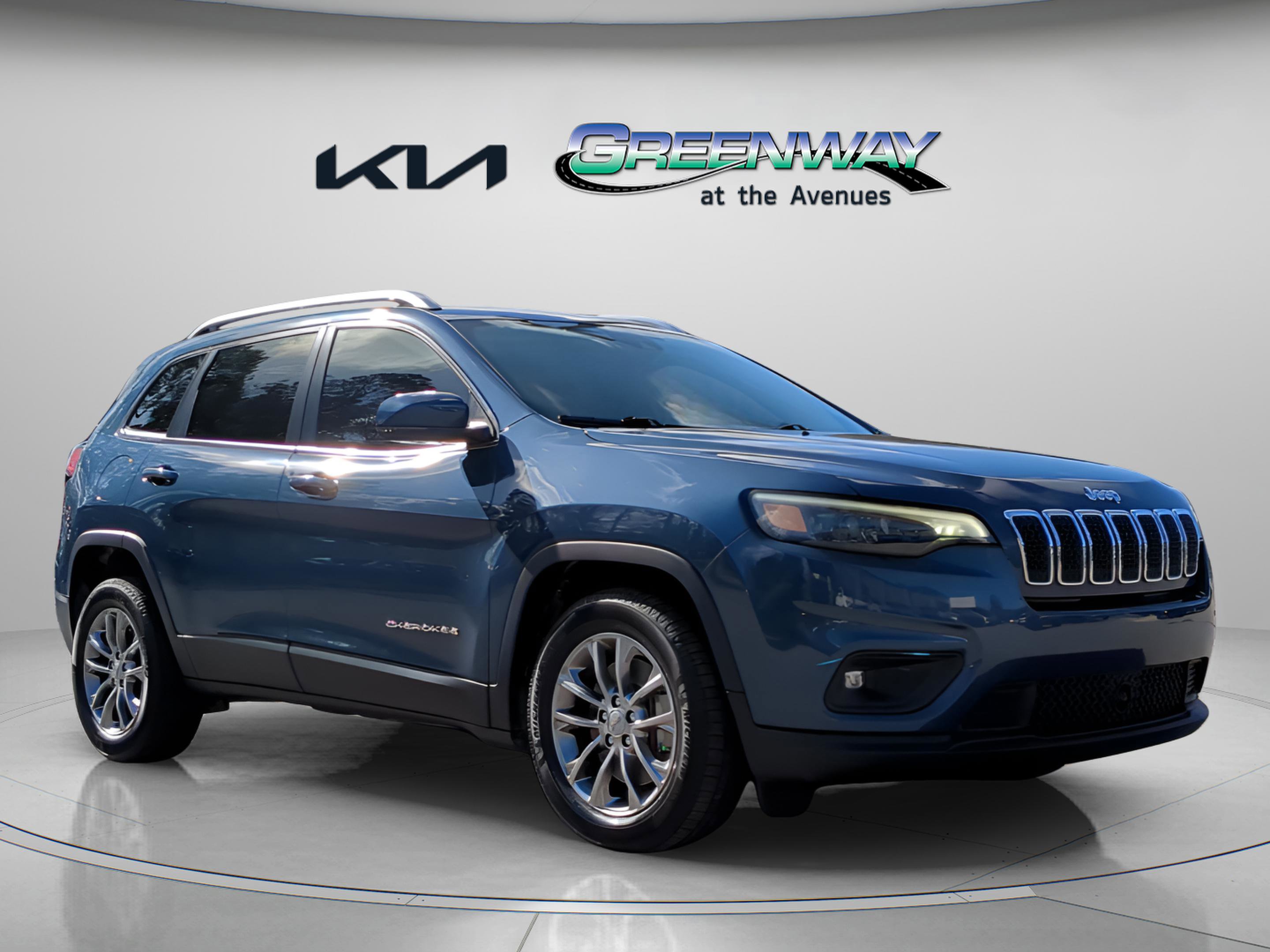 Used 2021 Jeep Cherokee Latitude Lux FWD image 2