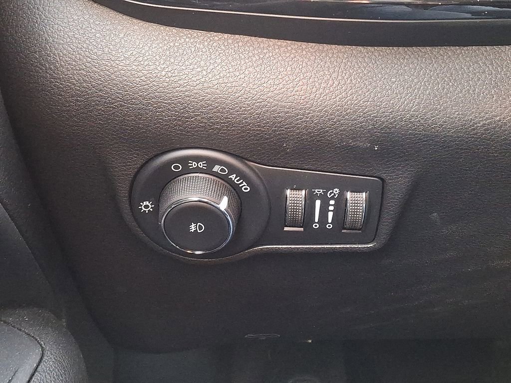 Used 2023 Jeep Compass Altitude w/ Sun and Sound Group image 26