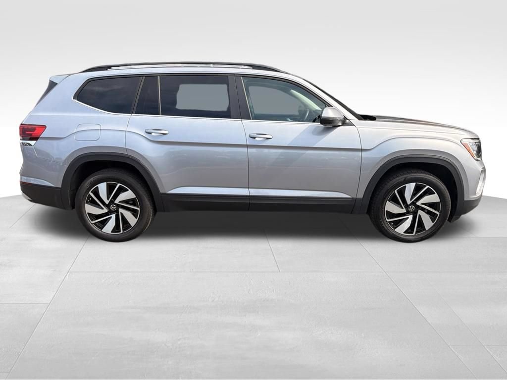 Used 2025 Volkswagen Atlas SE FWD image 8