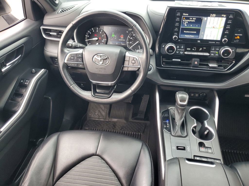 Used 2021 Toyota Highlander XSE image 12