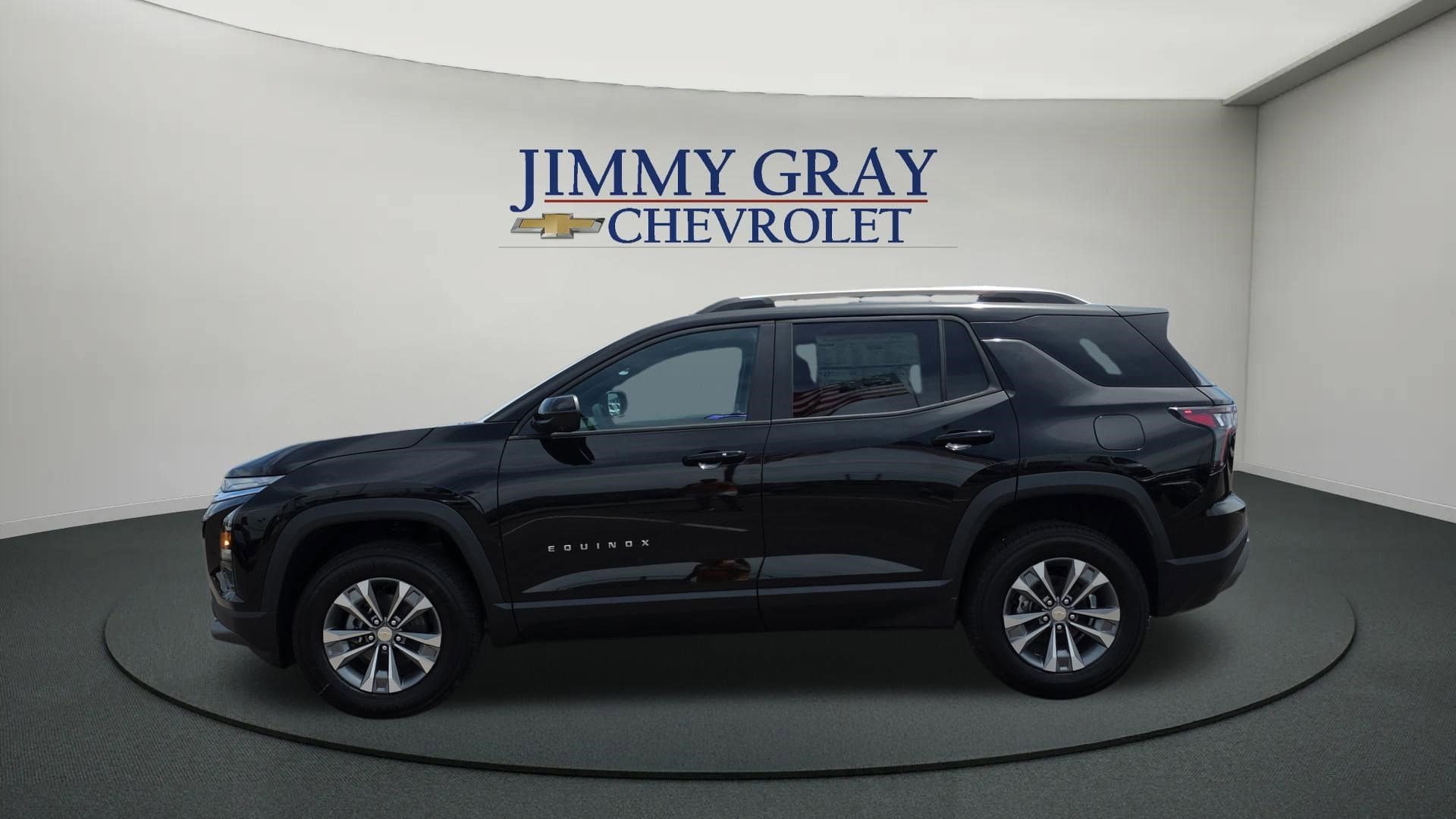 New 2026 Chevrolet Equinox LT w/ Convenience Package II FWD image 2