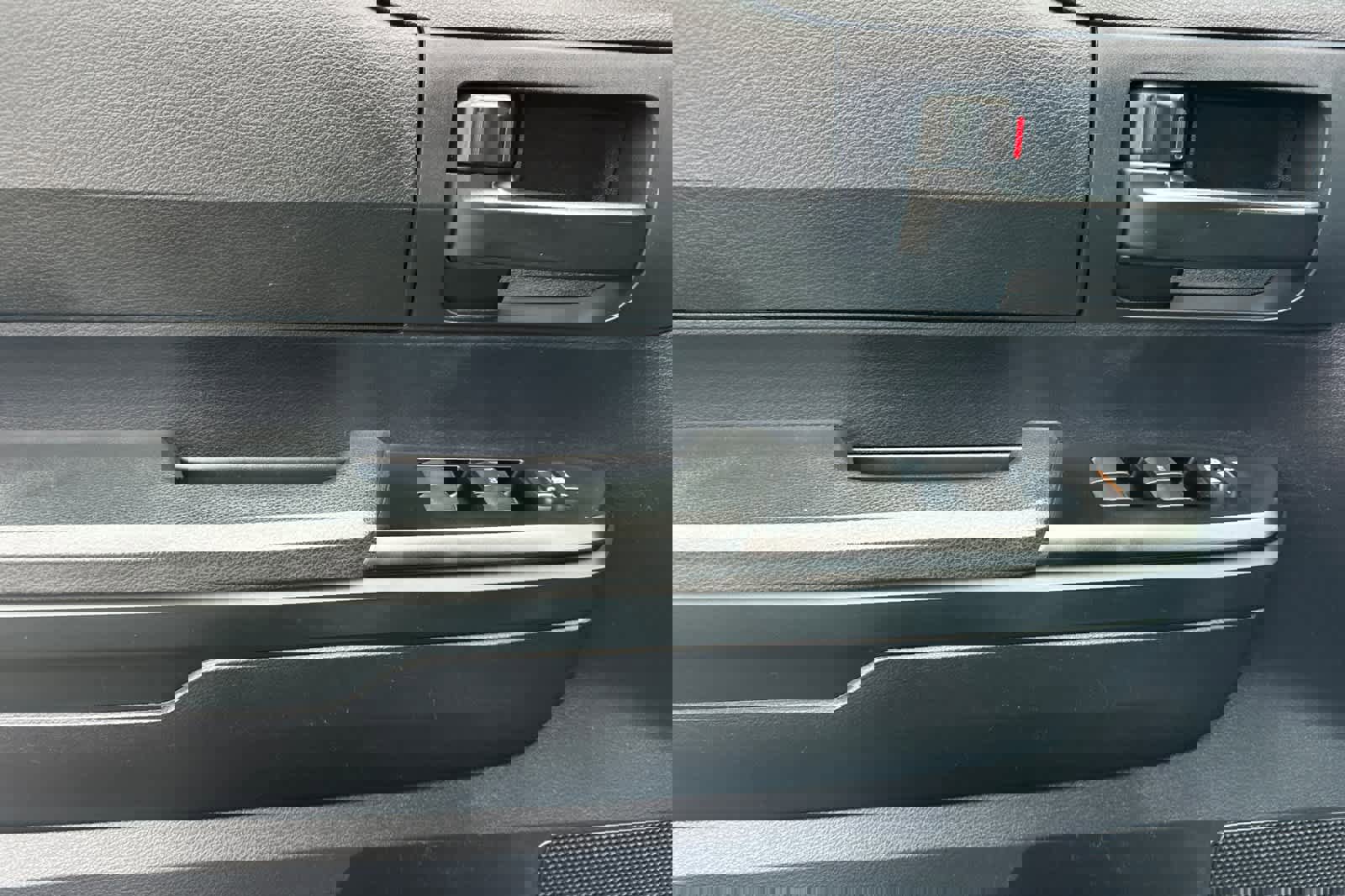 Used 2016 Toyota Tundra SR w/ Tow Package image 12