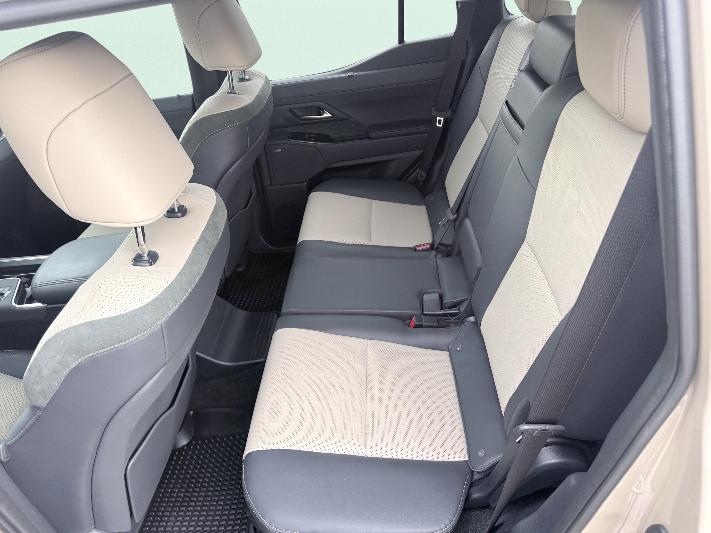 Used 2025 Lexus GX 550 image 42