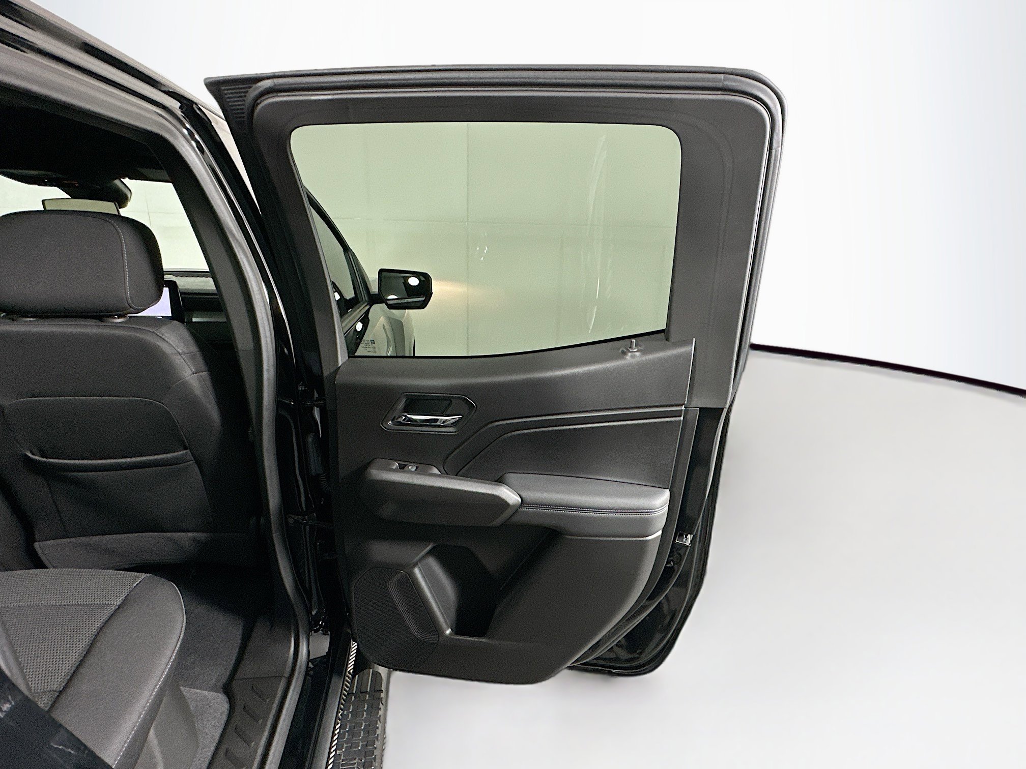 Used 2024 Chevrolet Colorado LT w/ LT Convenience Package image 27