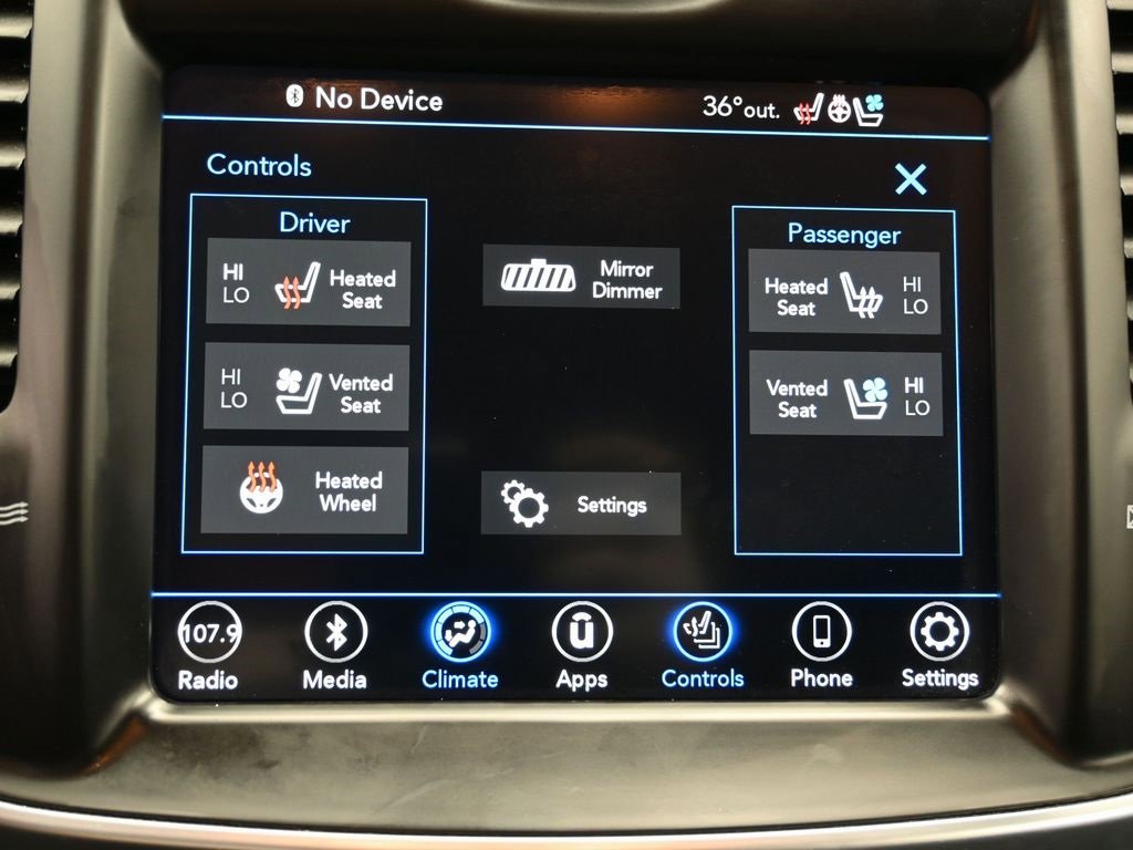 Used 2019 Chrysler 300 Limited image 24